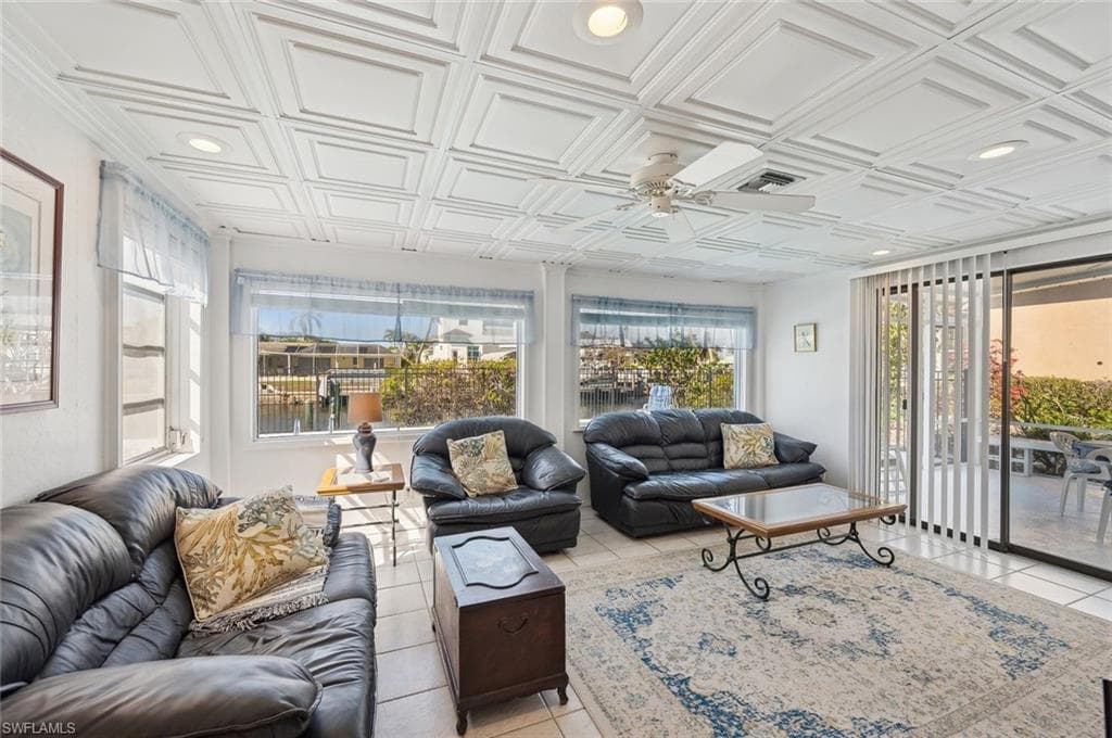 840 Wintergreen Ct, Marco Island, FL 34145-7