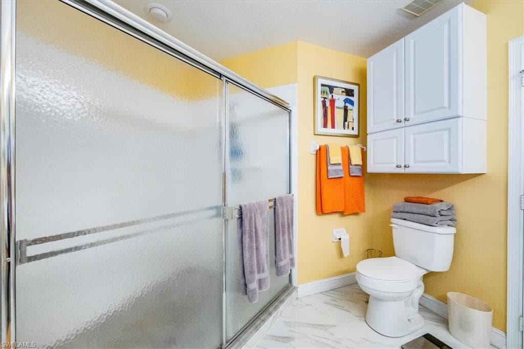 700 Diamond Cir 704, Naples, FL 34110-18