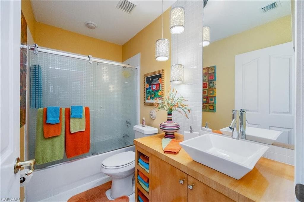 700 Diamond Cir 704, Naples, FL 34110-21
