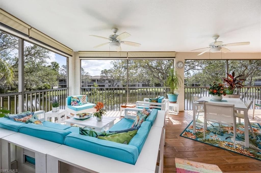 700 Diamond Cir 704, Naples, FL 34110-2