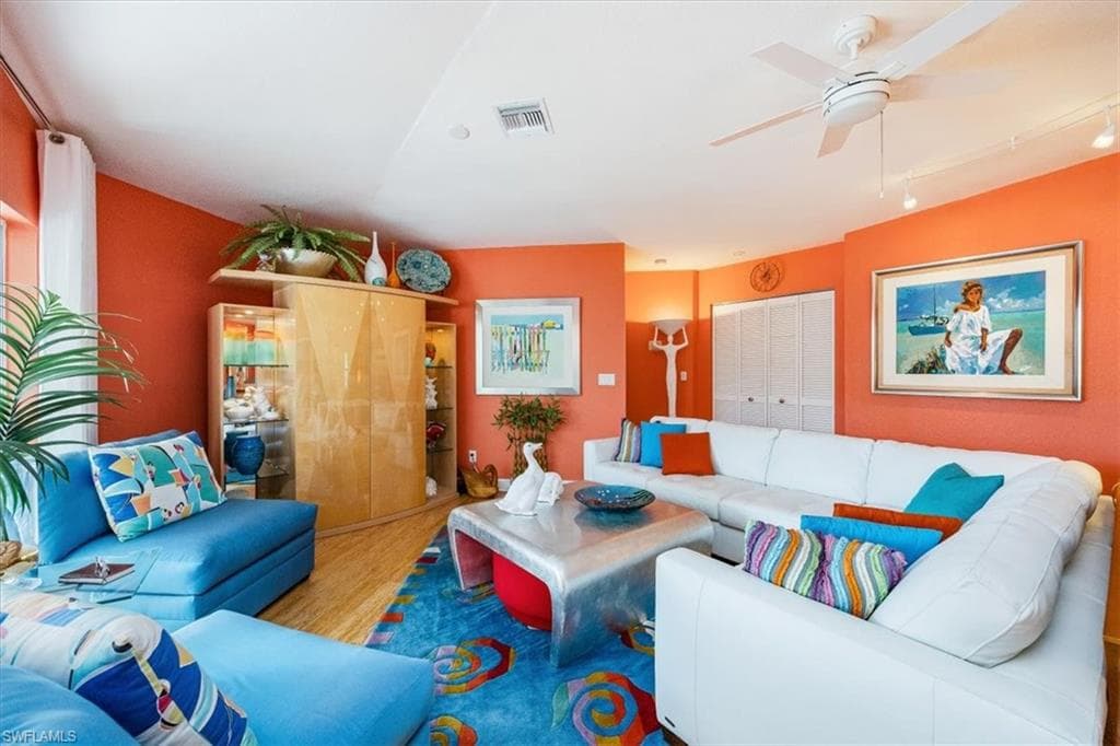 700 Diamond Cir 704, Naples, FL 34110-5