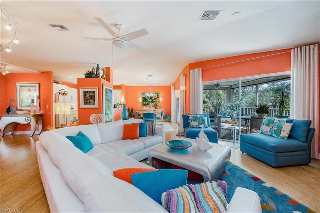 700 Diamond Cir 704, Naples, FL 34110-6
