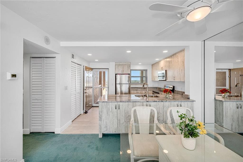 901 Collier Ct 905, Marco Island, FL 34145-13