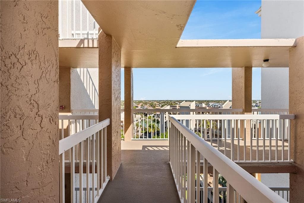 901 Collier Ct 905, Marco Island, FL 34145-38