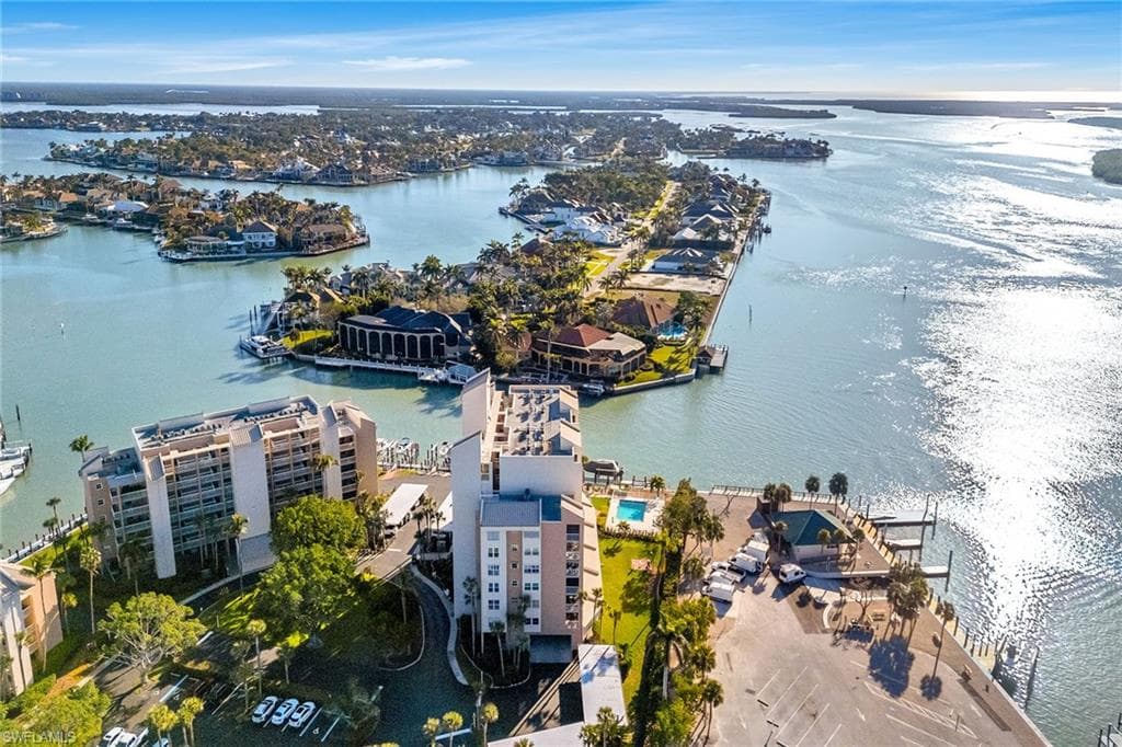 901 Collier Ct 905, Marco Island, FL 34145-42