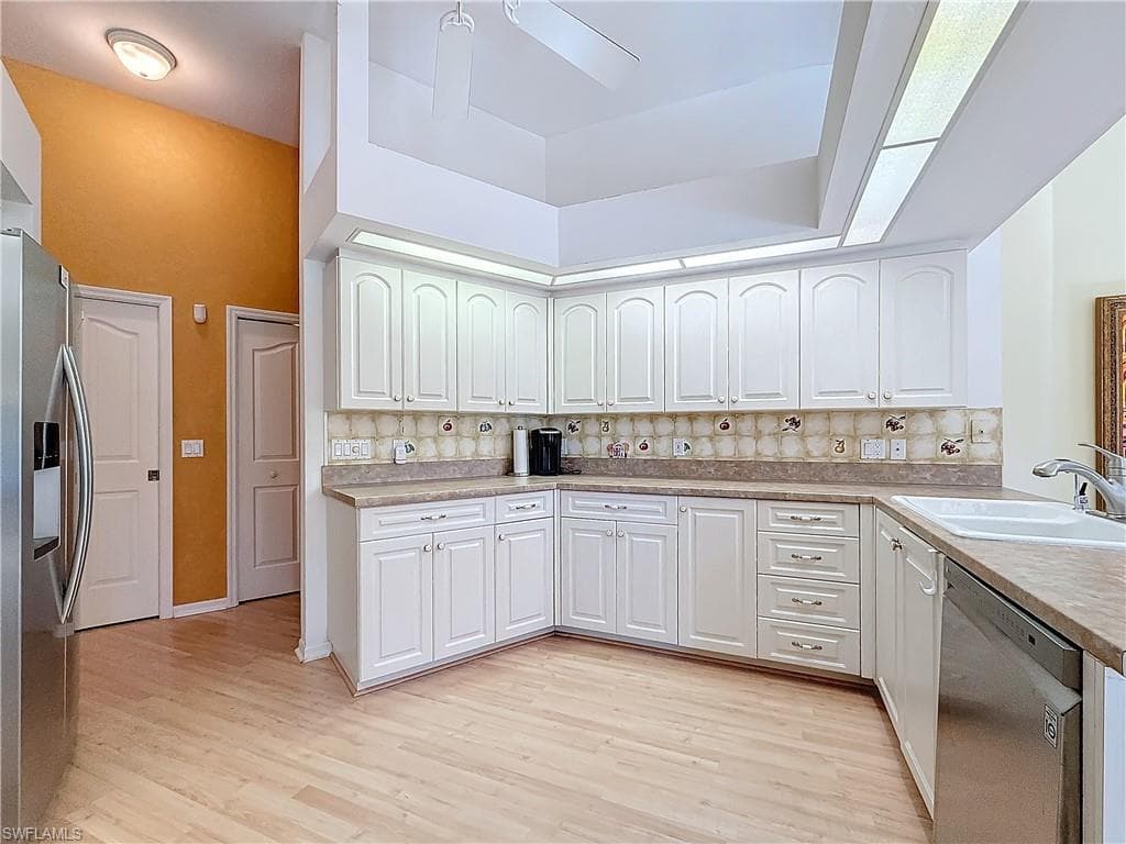 9828 Alhambra Ln, Bonita Springs, FL 34135-18