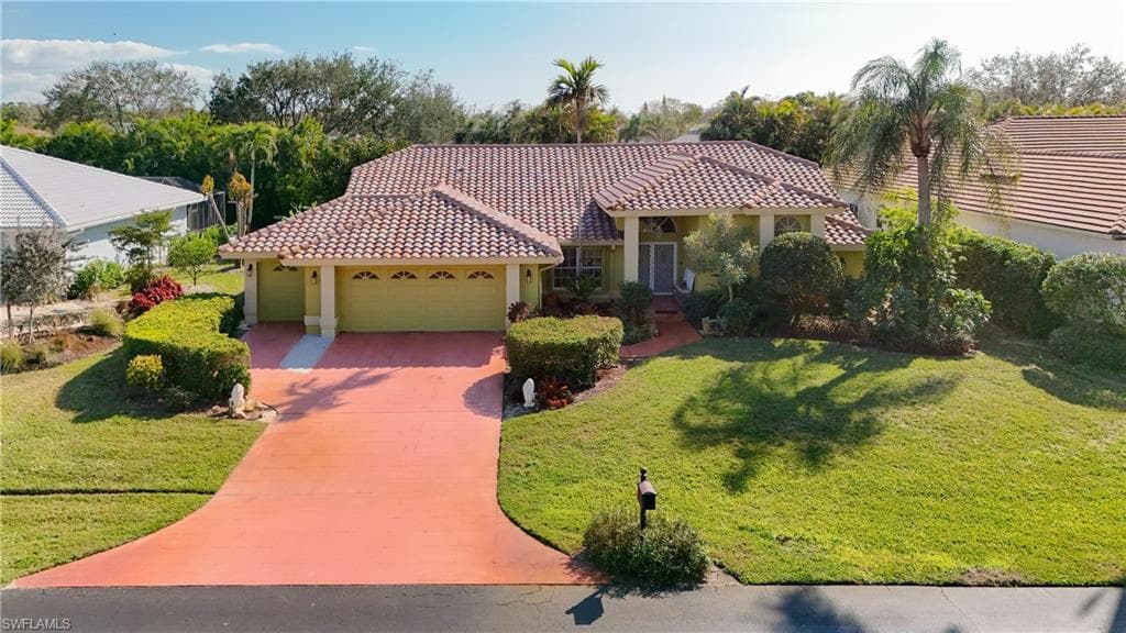 9828 Alhambra Ln, Bonita Springs, FL 34135-1