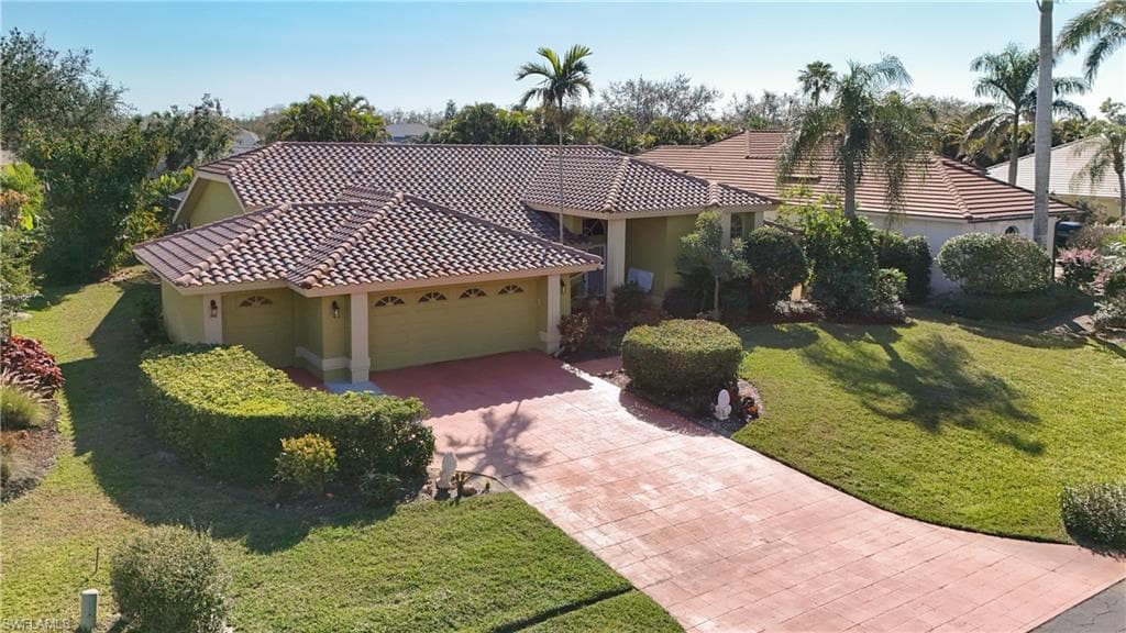 9828 Alhambra Ln, Bonita Springs, FL 34135-2