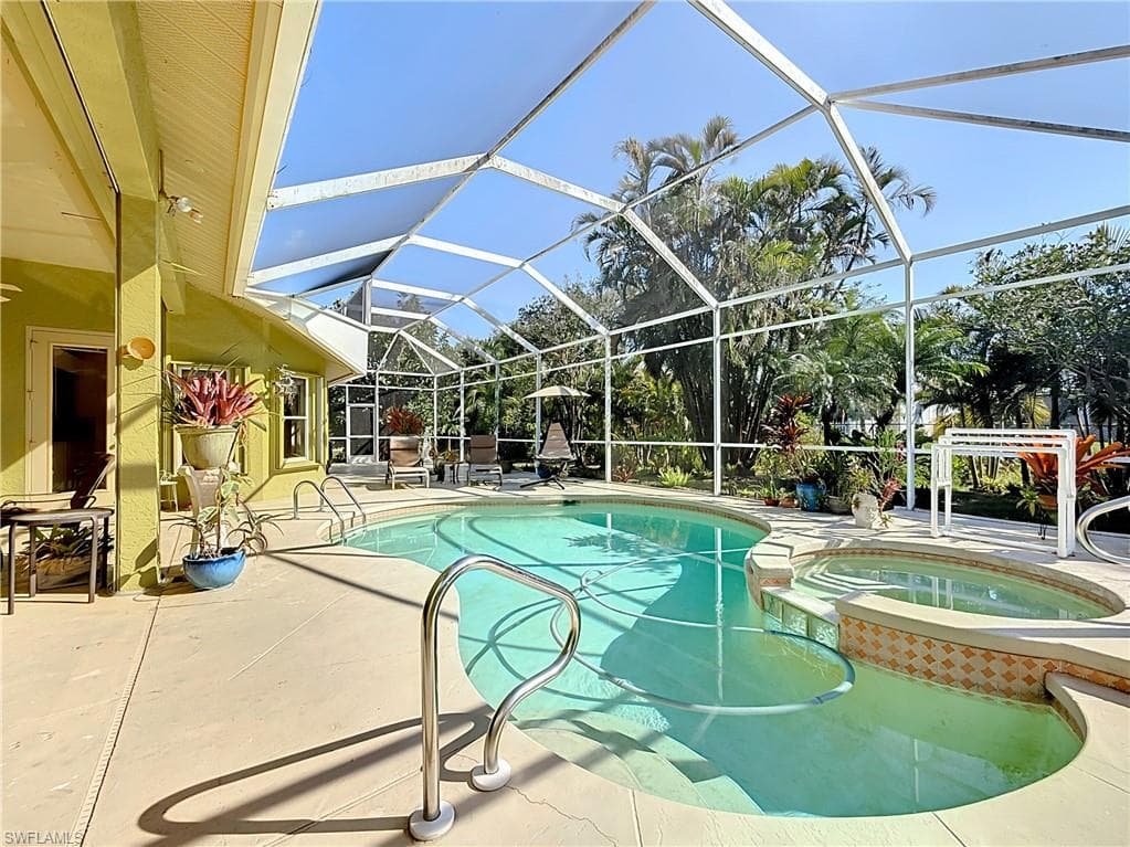 9828 Alhambra Ln, Bonita Springs, FL 34135-39