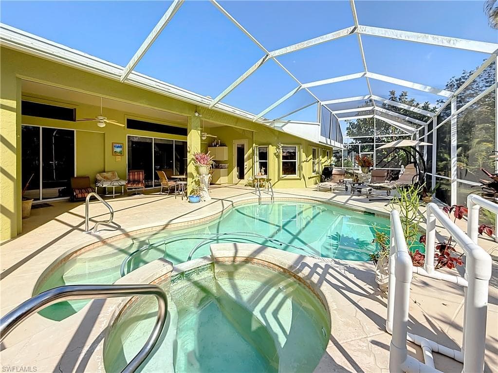 9828 Alhambra Ln, Bonita Springs, FL 34135-40