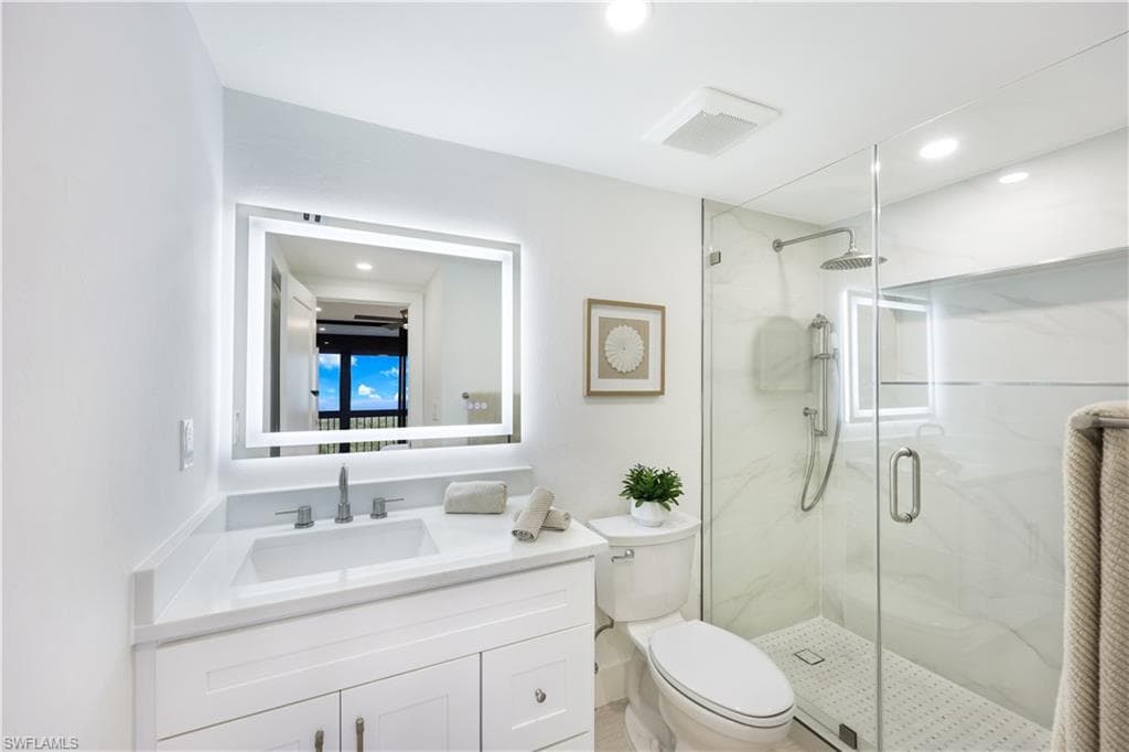 6001 Pelican Bay Blvd 1004, Naples, FL 34108-24