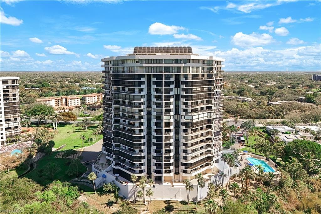6001 Pelican Bay Blvd 1004, Naples, FL 34108-38