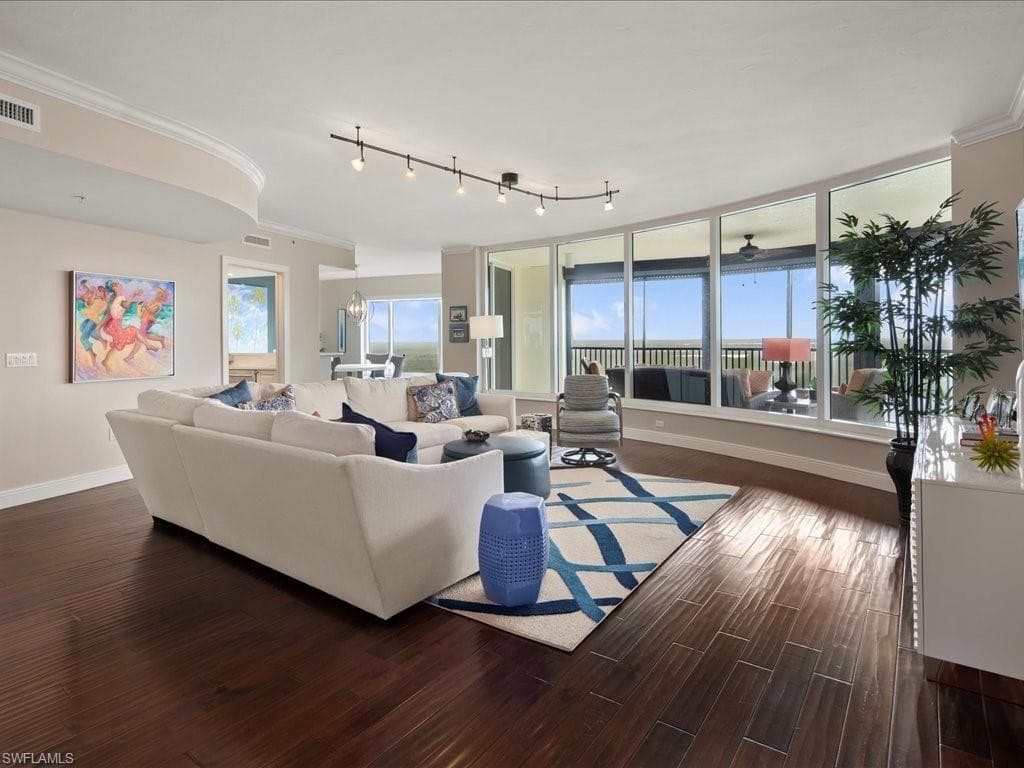 1050 Borghese Ln 1604, Naples, FL 34114-9