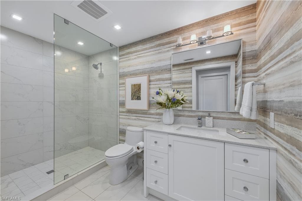 13915 Old Coast Rd 702, Naples, FL 34110-23