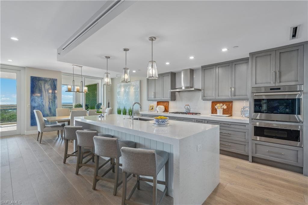 13915 Old Coast Rd 702, Naples, FL 34110-8