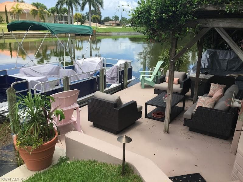 166 16th Ter, Cape Coral, FL 33990-9