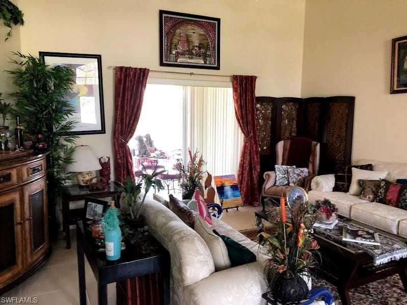 166 16th Ter, Cape Coral, FL 33990-4