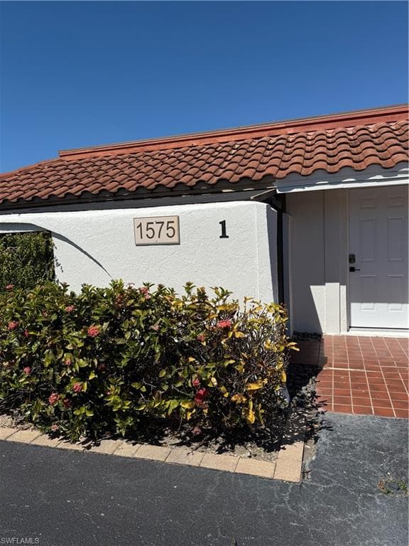 1575 Curlew Ave W 1, Naples, FL 34102-4