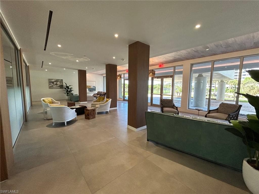 320 Seaview Ct 2-302, Marco Island, FL 34145-18