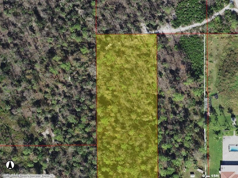 121 24th Ave NE, Naples, FL 34120-1