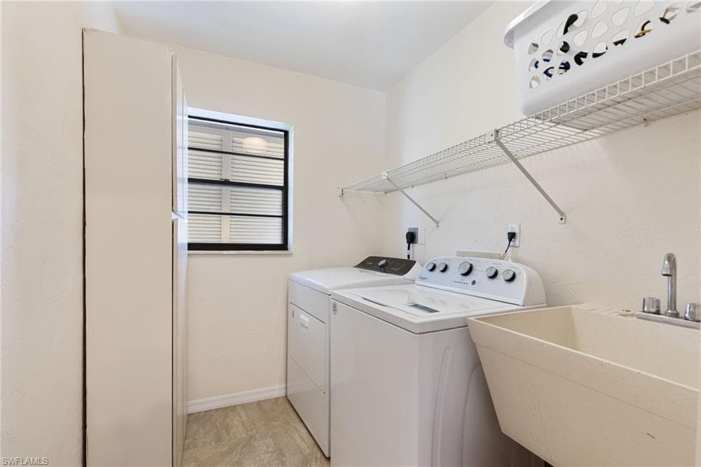 1333 Jamaica Rd, Marco Island, FL 34145-13