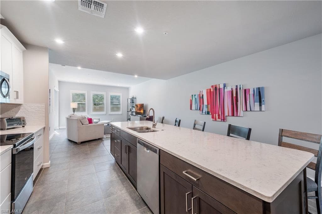 4688 Arboretum Cir 102, Naples, FL 34112-4