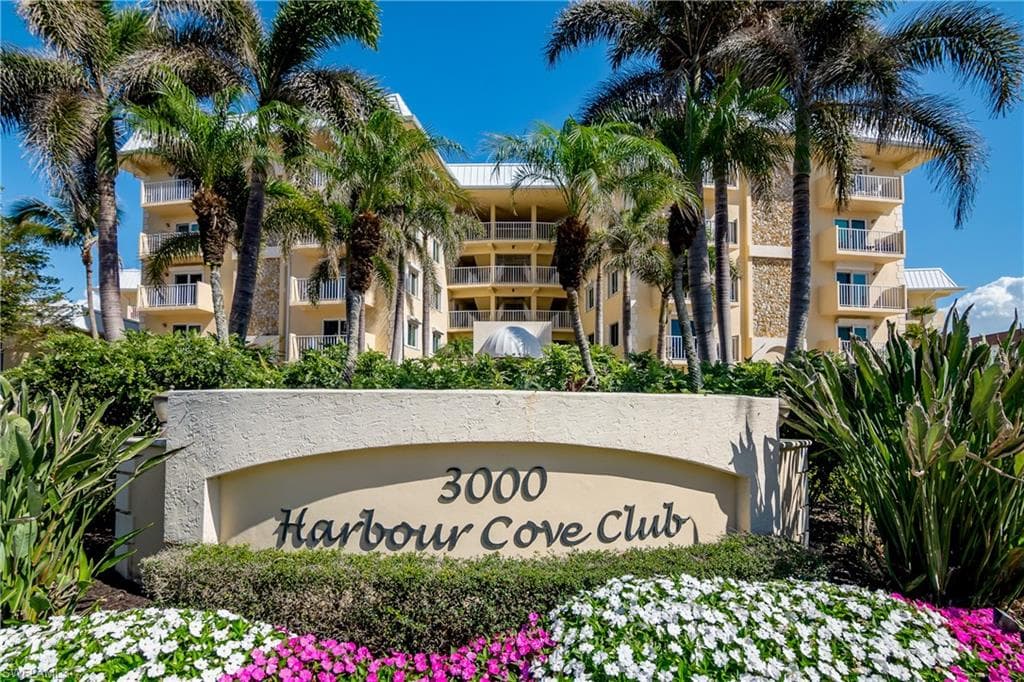 3000 Gulf Shore Blvd N 415, Naples, FL 34103-26