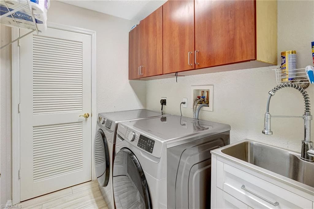 8979 Spring Mountain Way, Fort Myers, FL 33908-16