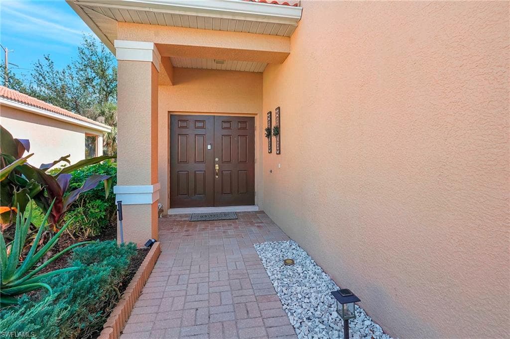 8979 Spring Mountain Way, Fort Myers, FL 33908-4