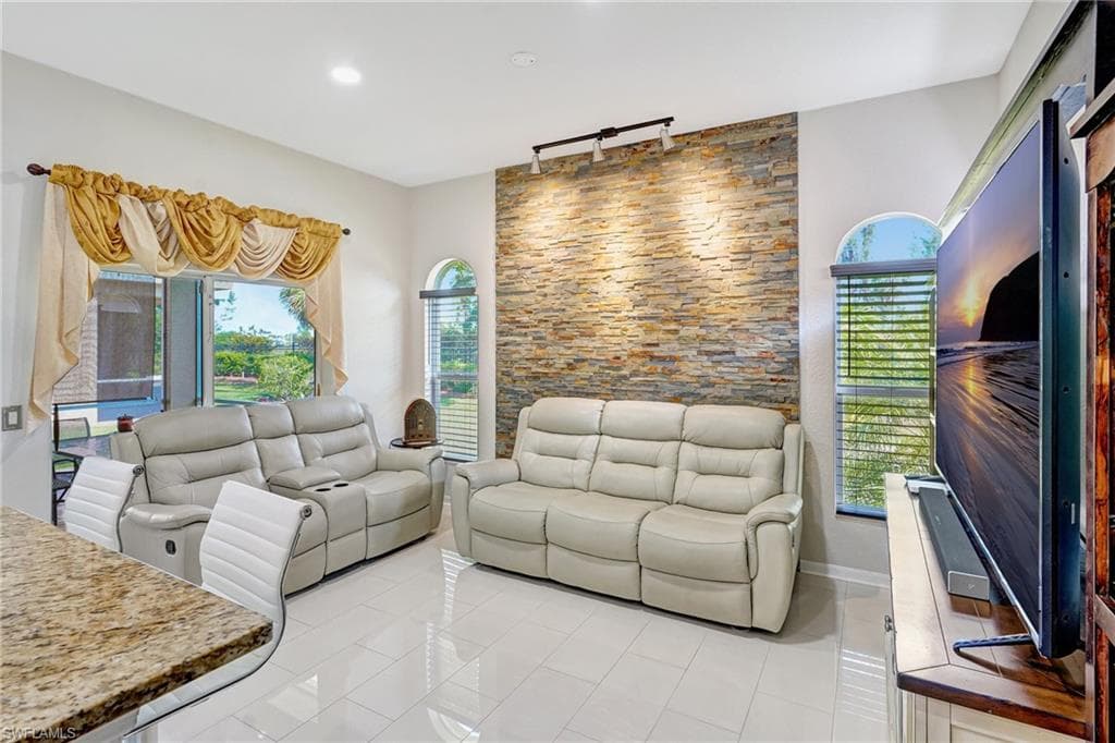 8979 Spring Mountain Way, Fort Myers, FL 33908-6