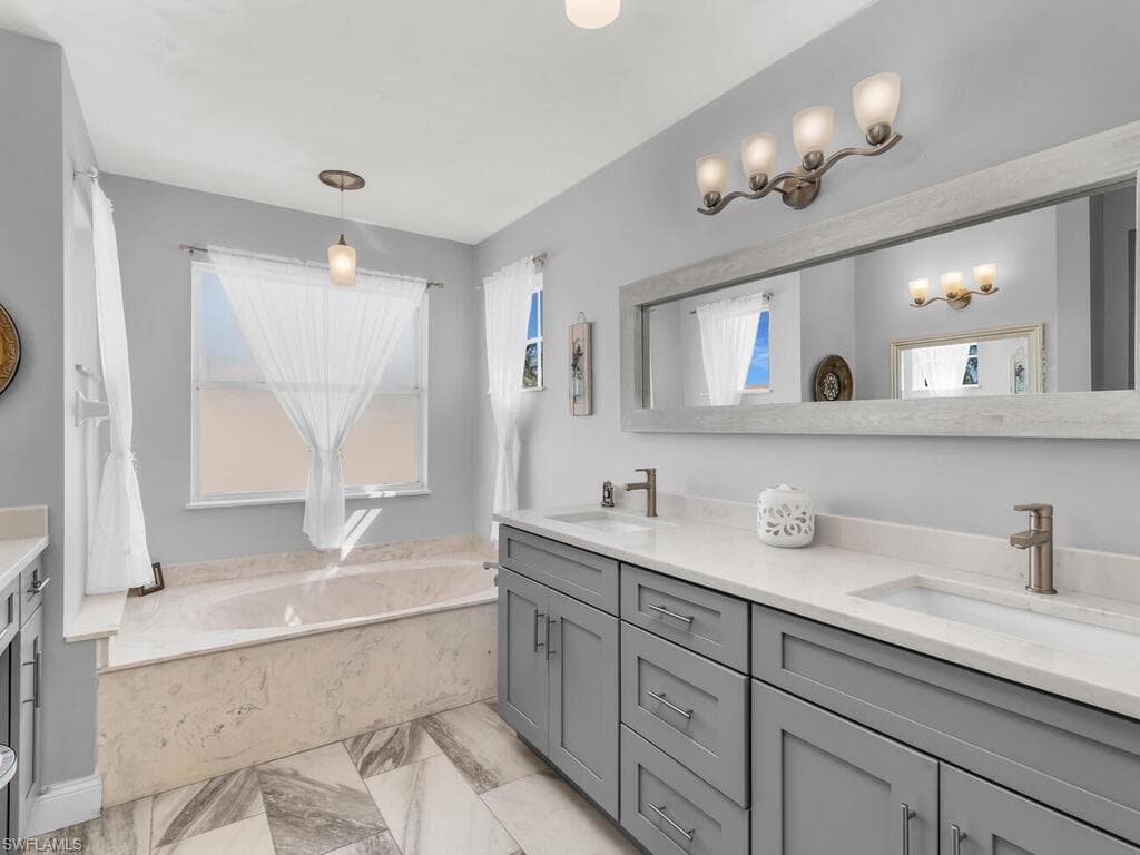 191 Eveningstar Cay, Naples, FL 34114-20