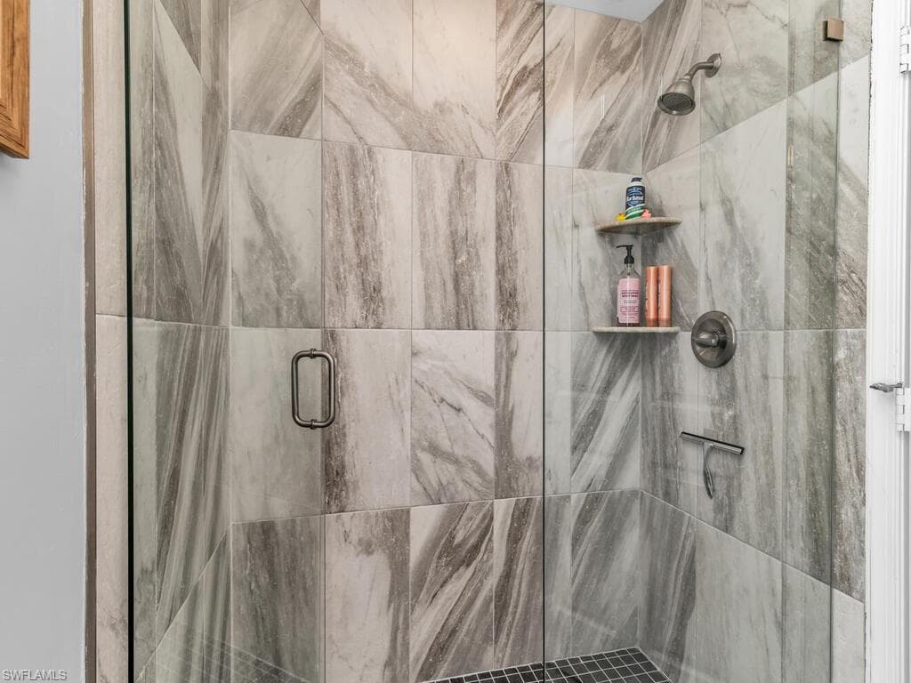 191 Eveningstar Cay, Naples, FL 34114-25