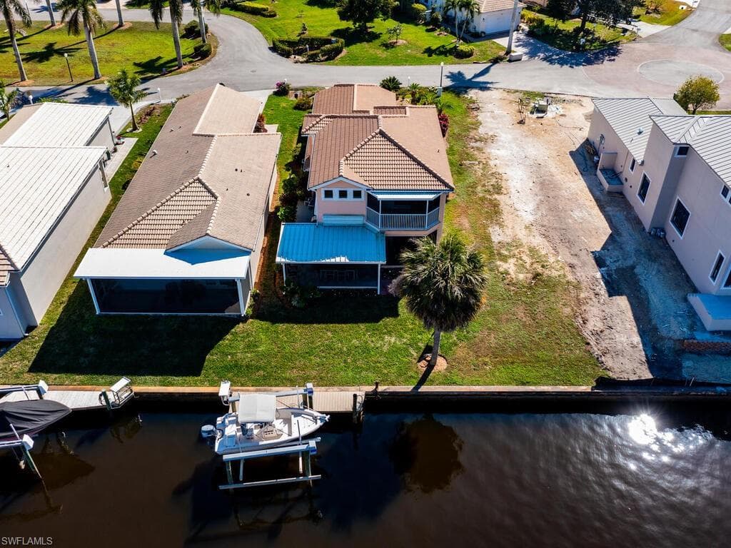 191 Eveningstar Cay, Naples, FL 34114-39