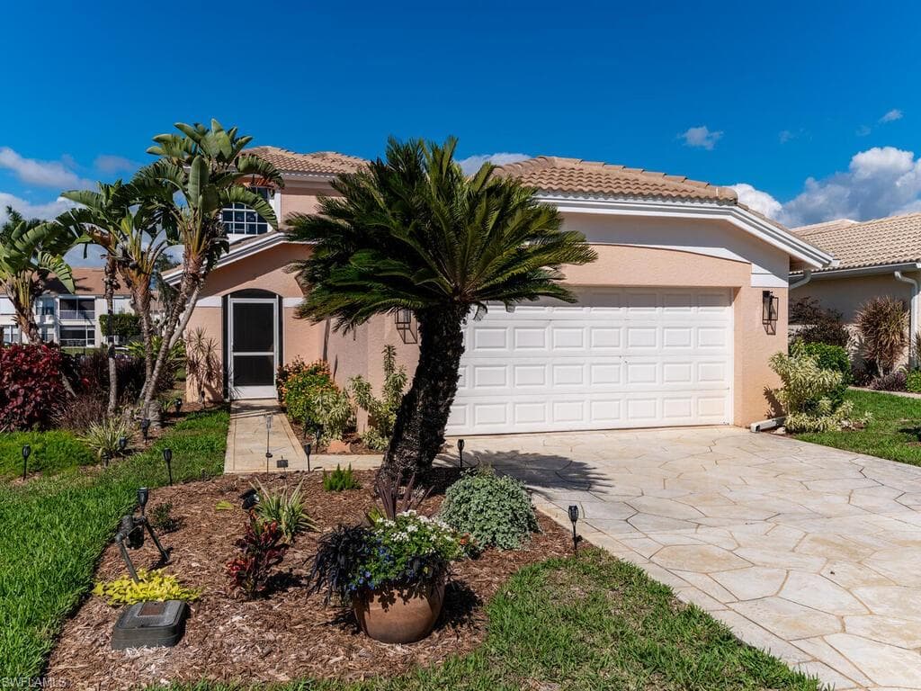191 Eveningstar Cay, Naples, FL 34114-5