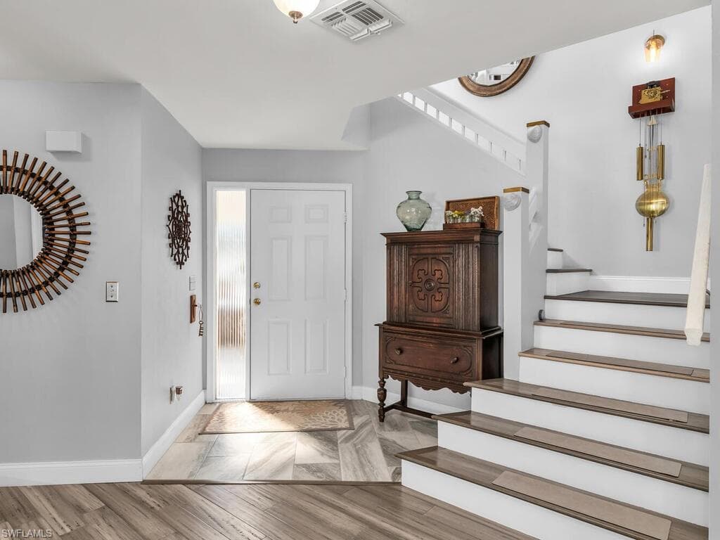 191 Eveningstar Cay, Naples, FL 34114-8