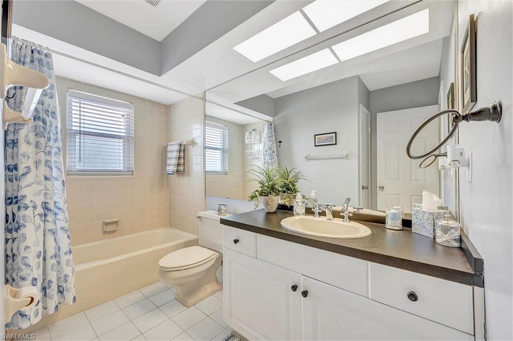 920 Collier Ct C4, Marco Island, FL 34145-32