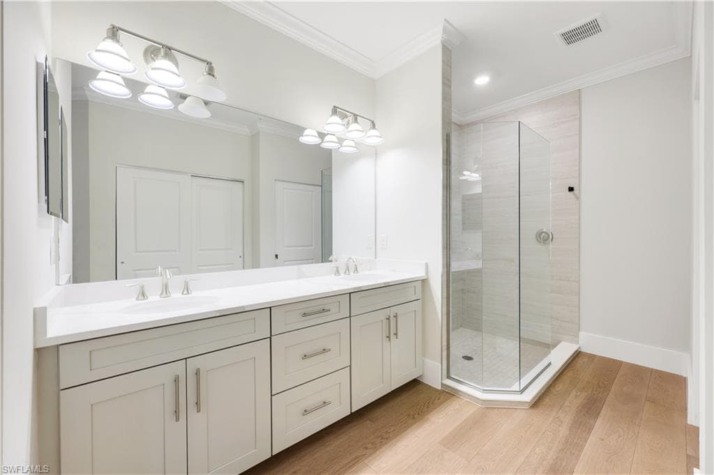 16356 Viansa Way 9-201, Naples, FL 34110-23
