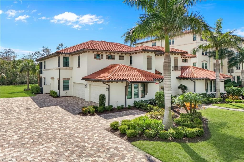 16356 Viansa Way 9-201, Naples, FL 34110-29