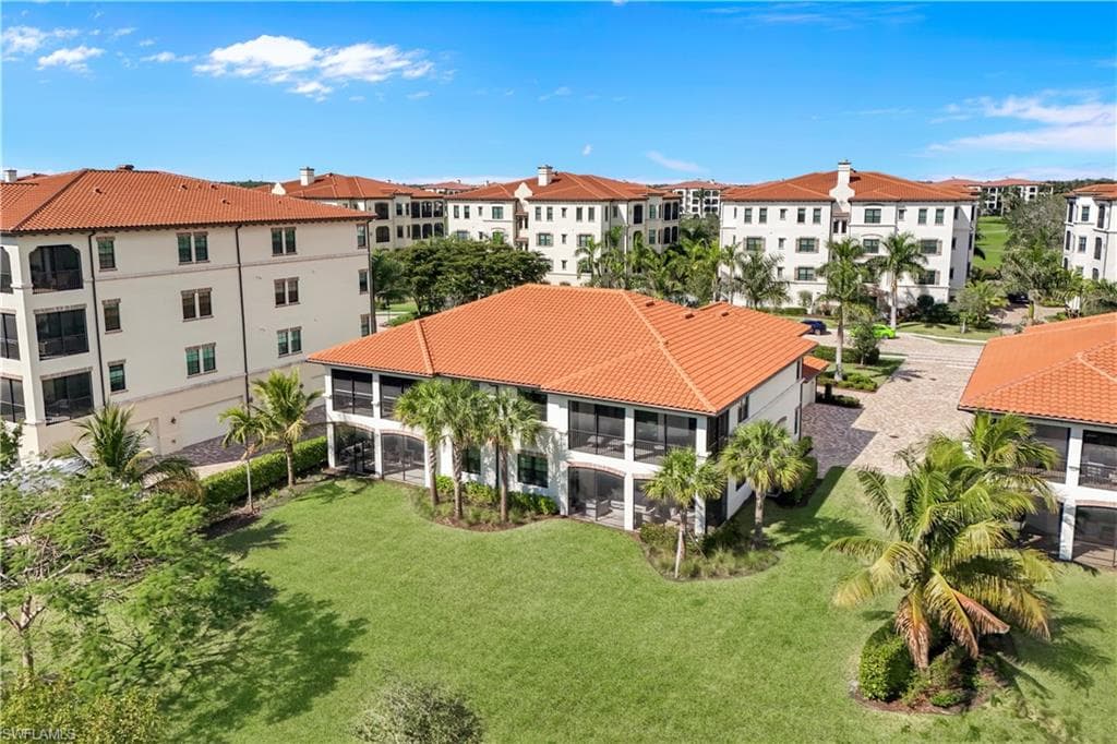 16356 Viansa Way 9-201, Naples, FL 34110-32