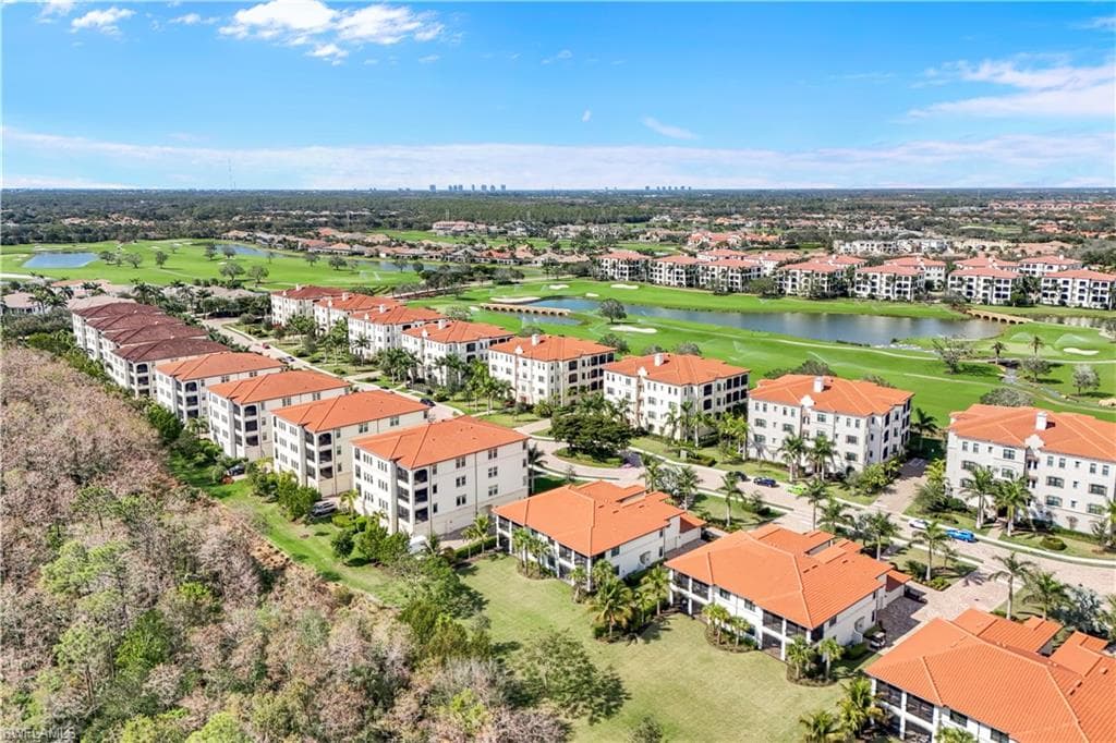16356 Viansa Way 9-201, Naples, FL 34110-33