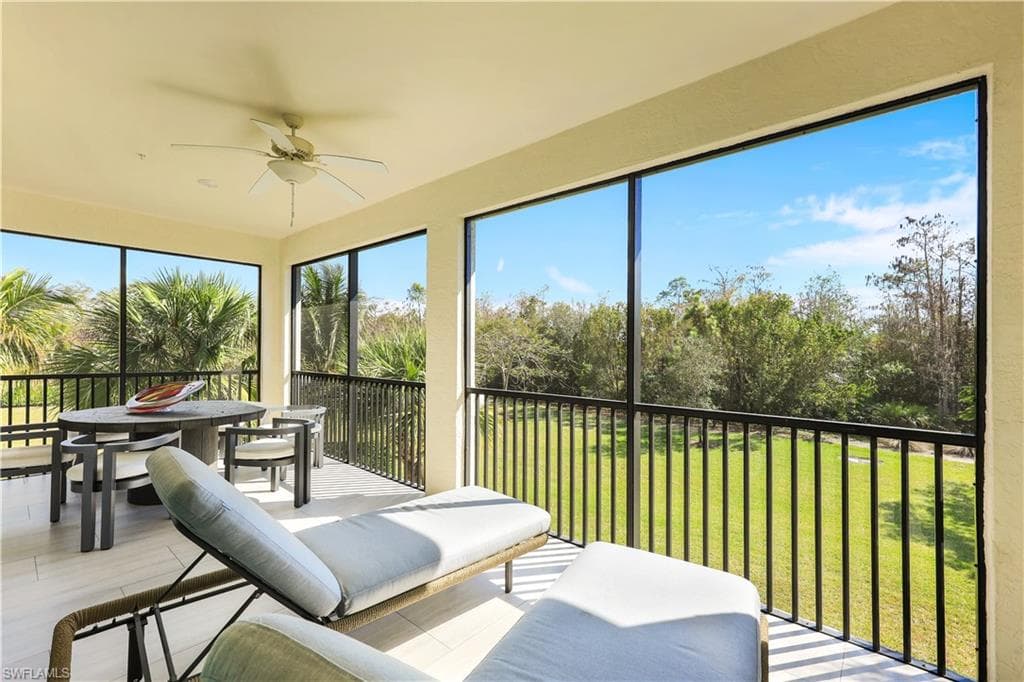 16356 Viansa Way 9-201, Naples, FL 34110-5