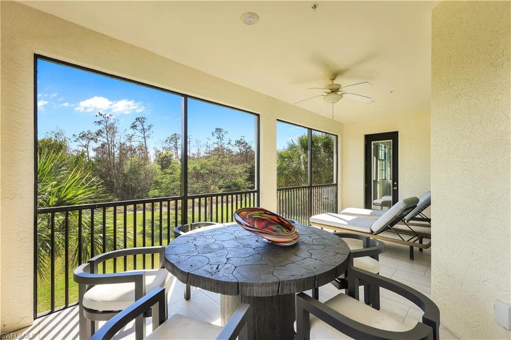 16356 Viansa Way 9-201, Naples, FL 34110-6