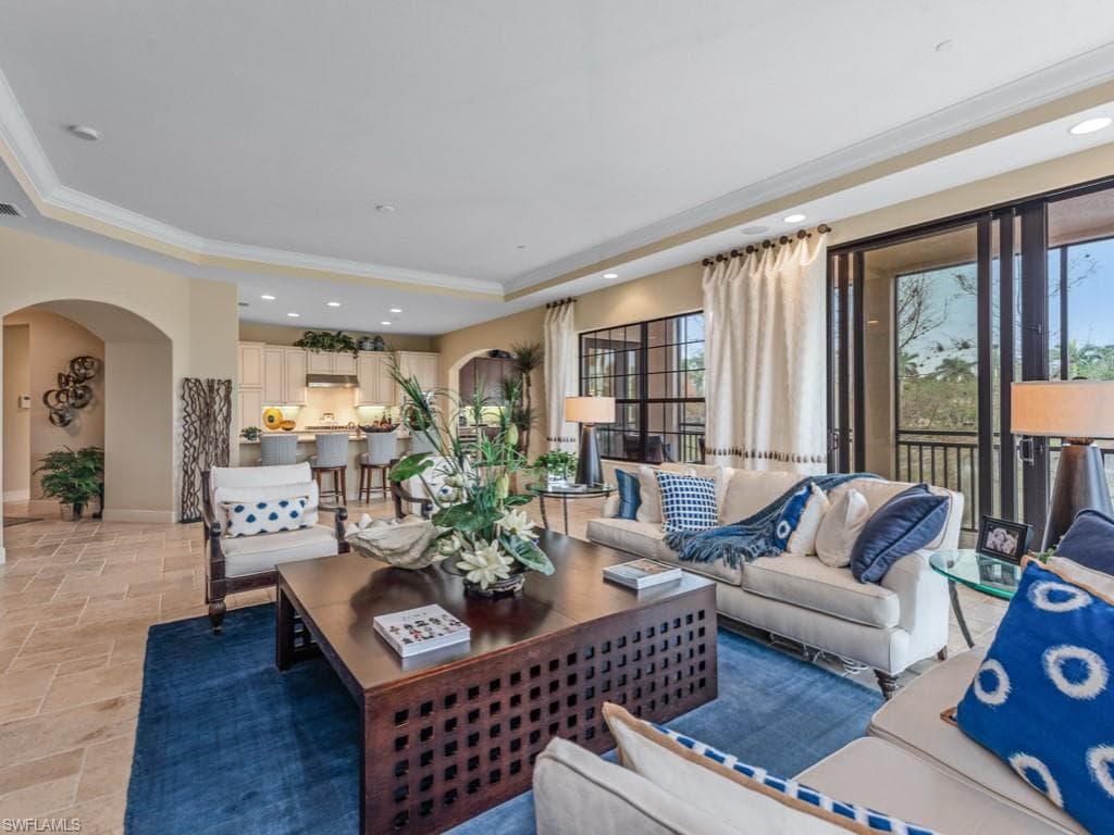 2538 Marquesa Royale Ln 5-101, Naples, FL 34109-4