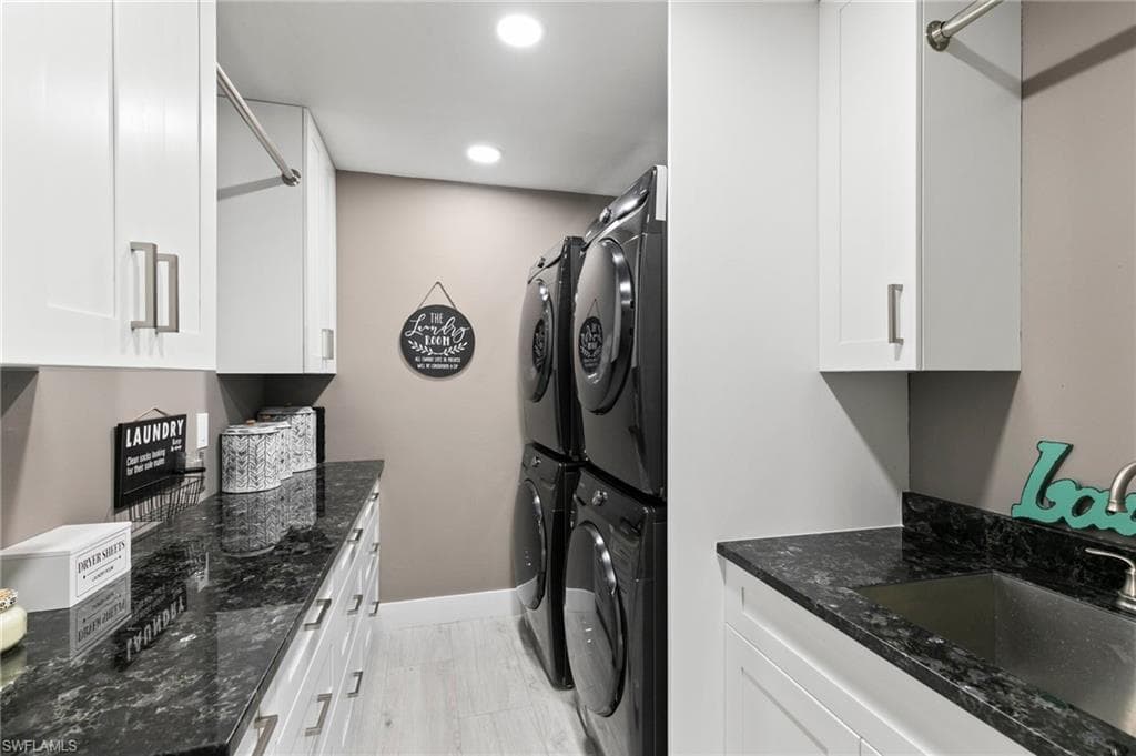 1221 Ember Ct, Marco Island, FL 34145-27