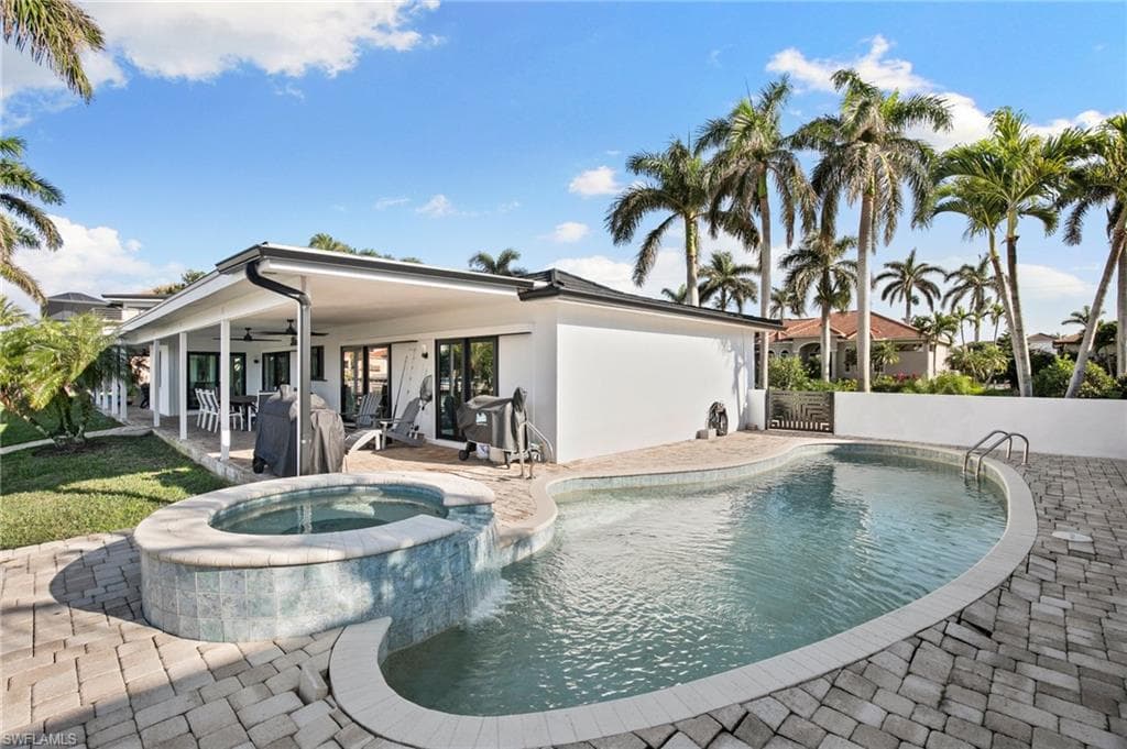 1221 Ember Ct, Marco Island, FL 34145-34