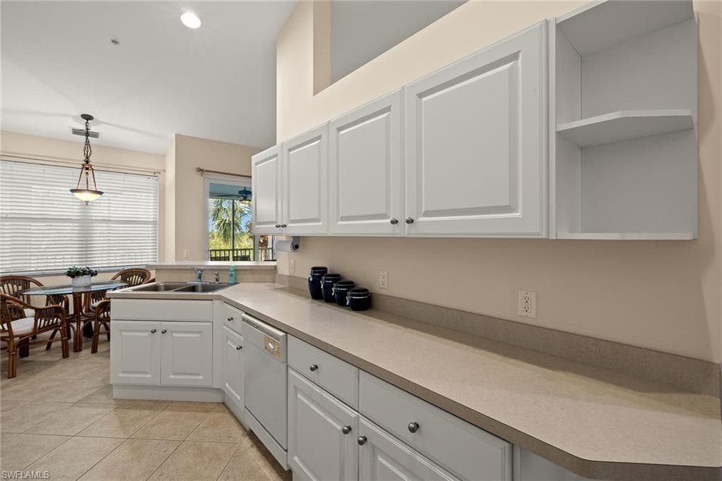 4655 Hawks Nest Way 203, Naples, FL 34114-7