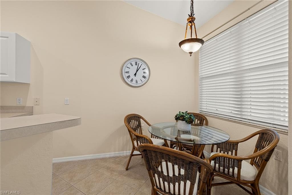 4655 Hawks Nest Way 203, Naples, FL 34114-8