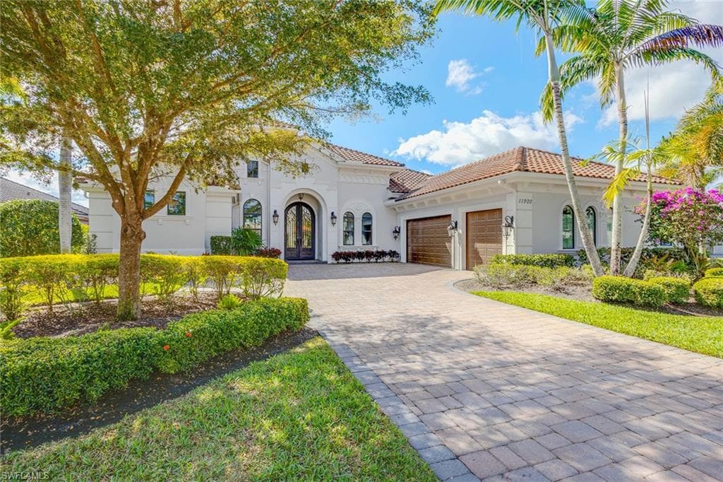 11920 Hedgestone Ct, Naples, FL 34120-1