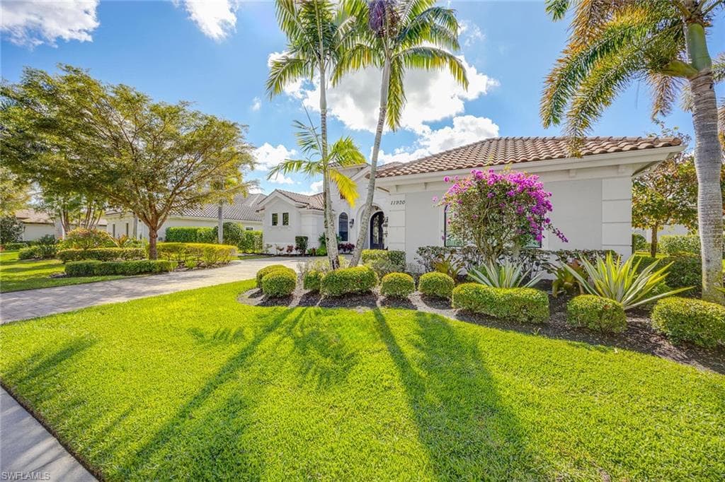 11920 Hedgestone Ct, Naples, FL 34120-4