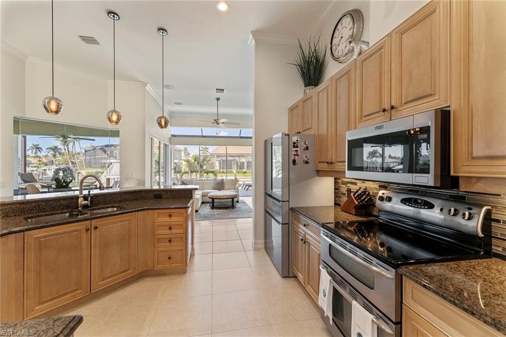 812 Giralda Ct, Marco Island, FL 34145-15